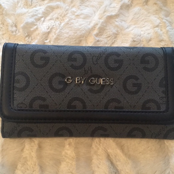 G BY GUESS WALLET - Picture 2 of 7